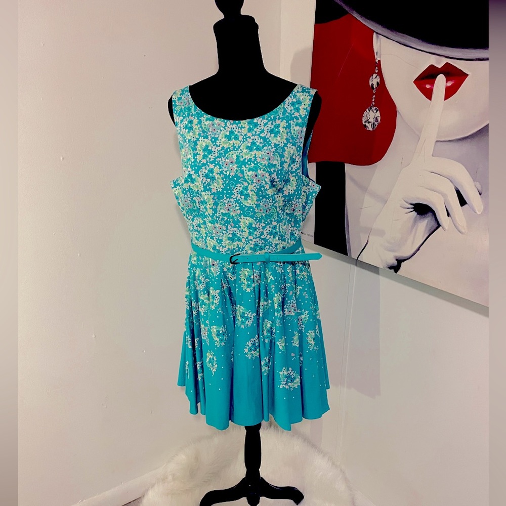 👗 Lauren Conrad dress with belt